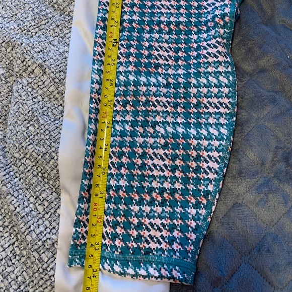 NWT 1X High Waisted FABLETICS Printed PowerHold Leggings - Picture 4 of 11